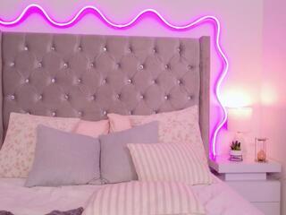 Julia Summers webcam model stream image