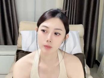Warm-nuan webcam bongacams model stream image