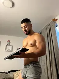 Ezzio_Scolaro webcam stripchat model stream image