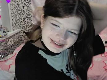 FrirenLovv webcam model stream image