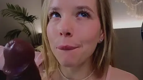 milly_shy stripchat stream image