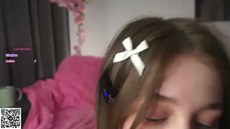 AmiLewis stripchat stream image