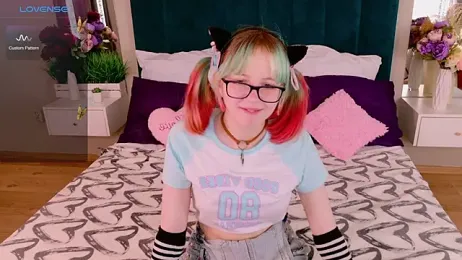 CoralineYoung stripchat stream image