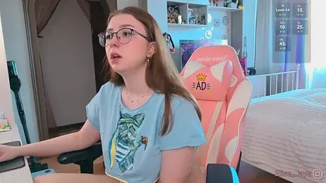 elisejays stripchat stream image