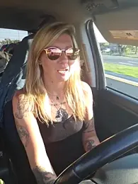 SheIsSomething stripchat stream image