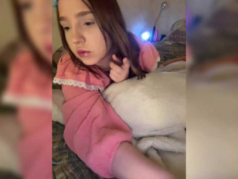 LittleDelora bongacams stream image