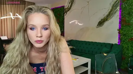 emily_bloom stripchat stream image