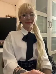 babydolll stripchat stream image