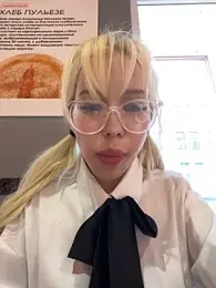 babydolll stripchat stream image