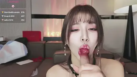 Kiki--2025 stripchat stream image