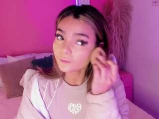 emyliesander camsoda stream image