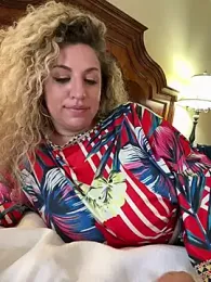 miamellycious stripchat stream image