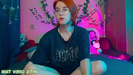 TrickyKitsune stripchat stream image