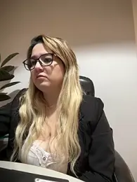 amooraaamoon stripchat stream image