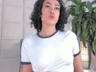 zhuyhong camsoda stream image