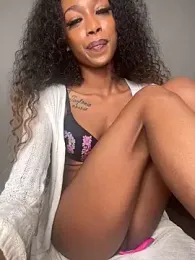 mismialove stripchat stream image