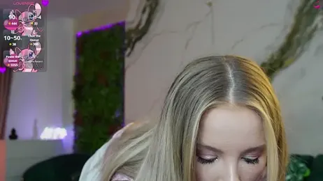 emily_bloom stripchat stream image