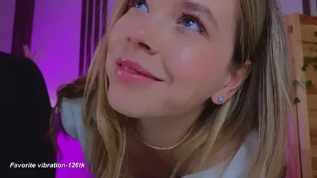 milly_shy stripchat stream image