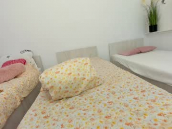 ehotlovea chaturbate stream image