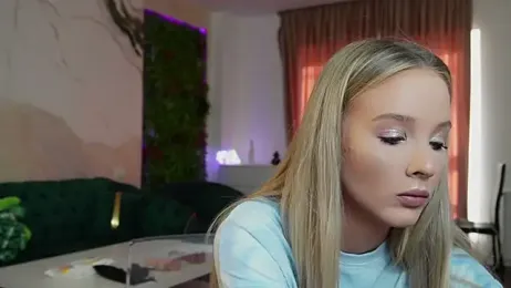 emily_bloom stripchat stream image