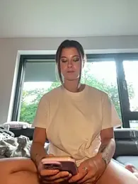 Mia-Minou stripchat stream image