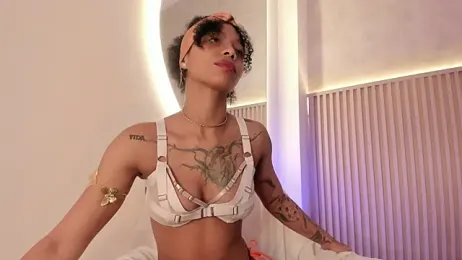 daiana_curly stripchat stream image