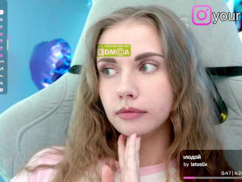 VikkiExtraCheese bongacams stream image