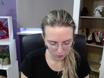 Soft-Zoey bongacams stream image