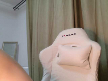 EmilyxJames bongacams stream image
