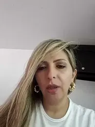 _Abril-Office1 stripchat stream image