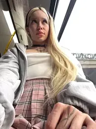 babydolll stripchat stream image