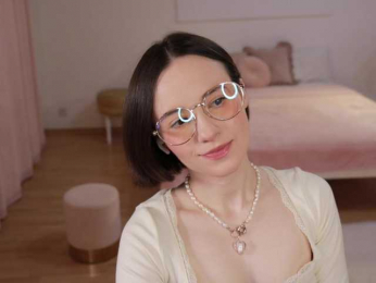 MissEssie bongacams stream image