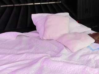 atinxnaugthy camsoda stream image