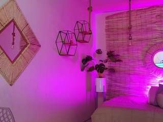 lady-brownn camsoda stream image