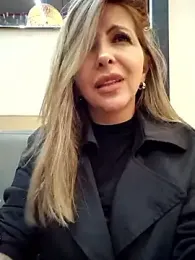 _Abril-Office1 stripchat stream image