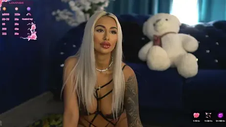 GoldenAmber stripchat stream image