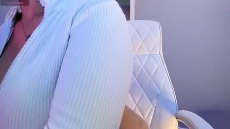 akura011 stripchat stream image