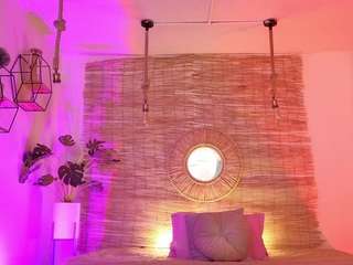 lady-brownn camsoda stream image