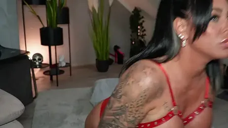 hotmilfbitch stripchat stream image