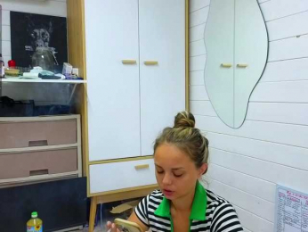 misss-vikki bongacams stream image