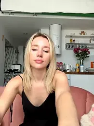 SSSATIVA_model stripchat stream image