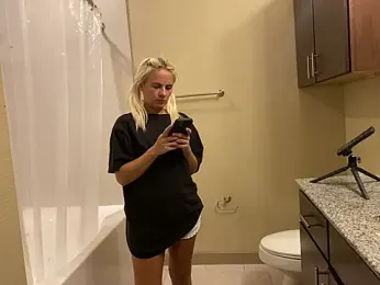 girlfriendmissy stripchat stream image