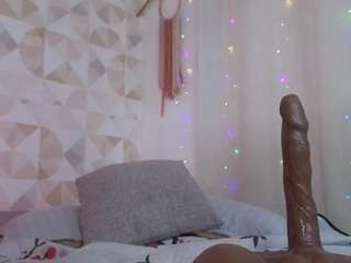 elissecinnamon camsoda stream image