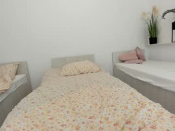 ehotlovea chaturbate stream image