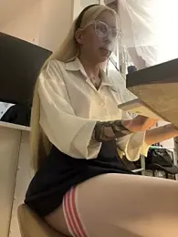 babydolll stripchat stream image