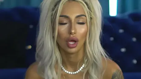 GoldenAmber stripchat stream image