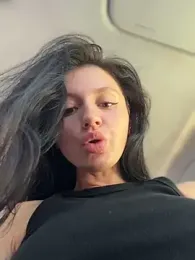 JulliaVegas stripchat stream image