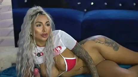 GoldenAmber stripchat stream image