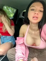 JulliaVegas stripchat stream image