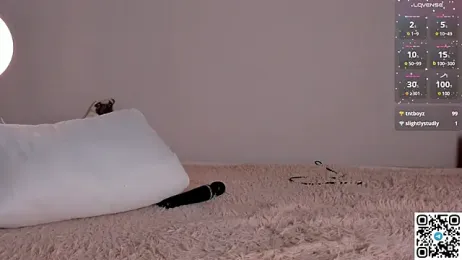 emmelieflorence stripchat stream image